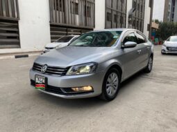 
										Volkswagen Passat full									