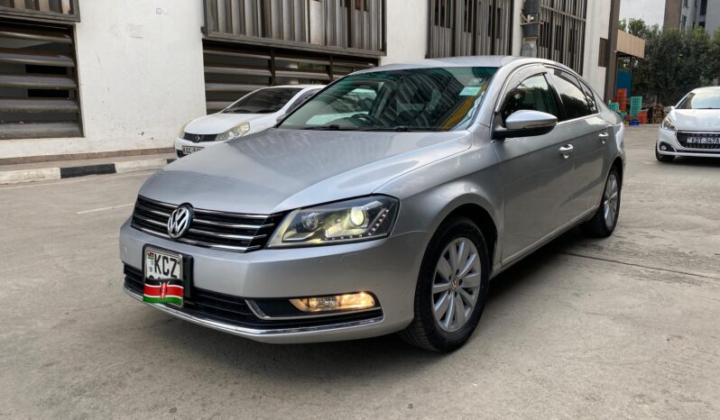 
								Volkswagen Passat full									