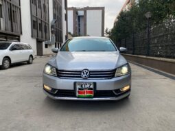 
										Volkswagen Passat full									
