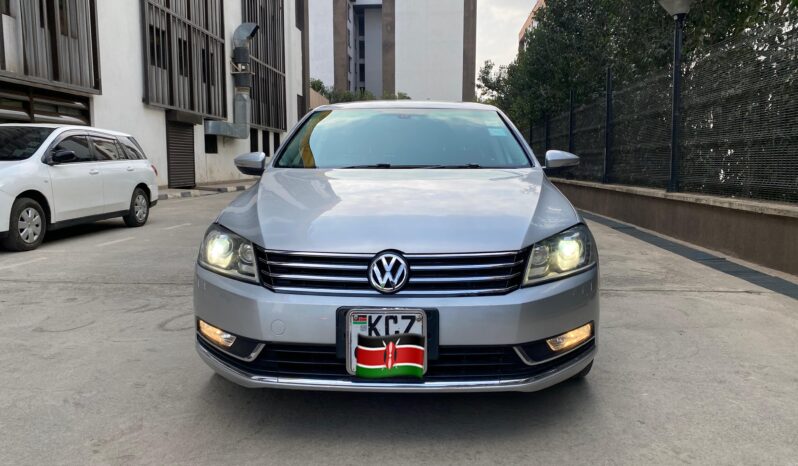 
								Volkswagen Passat full									