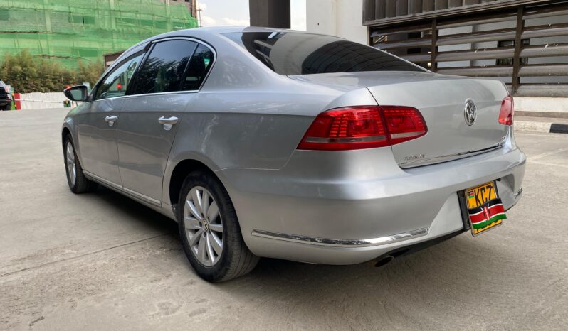 
								Volkswagen Passat full									