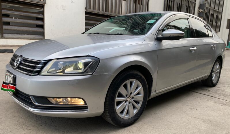 
								Volkswagen Passat full									