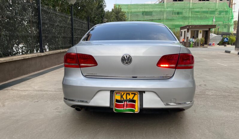 
								Volkswagen Passat full									