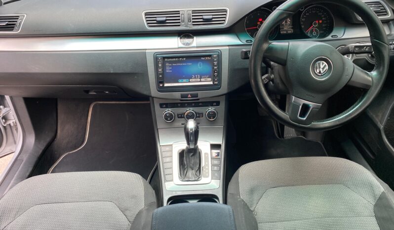 
								Volkswagen Passat full									